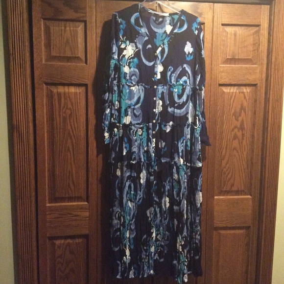 Roaman’s NWT Tiered Crinkle Maxi Dress, 12W - Picture 2 of 11
